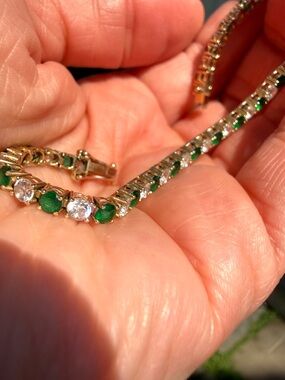 Vintage 14 Gold Tennis Bracelet w/ Sparkling Emeralds & Diamonds